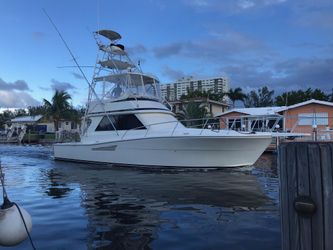 38' Viking 1990 Yacht For Sale